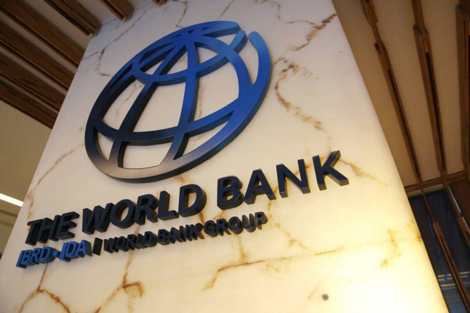 البنك الدولي: مخاطر الدولرة