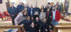 سهرة ميلاديّة في دير مار الياس الكنَيسة حول الذخيرة المباركة من كنيسة المهد في بيت لحم