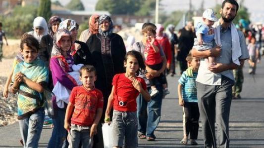 النازحون السوريون مجدداً على خط الأزمة