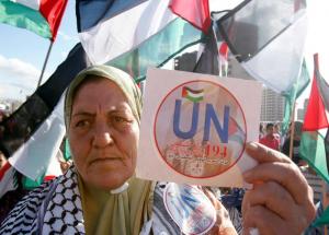  مخاوف فلسطينية: «الأونروا» تنهار ثم التوطين؟