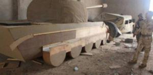 الدولة الإسلامية تستخدم دبابات خشبية وتماثيل بلحى في محاولة للخداع