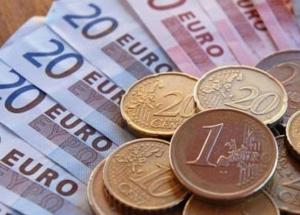 اليورو قرب أدنى مستوياته