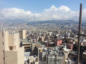 كيف ننشر الديموقراطية في الدُوٓل النامية: لبنان نموذجًا