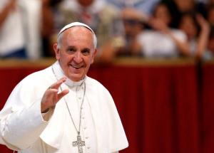 البابا فرنسيس لن يعزز الأمن في رحلاته رغم المخاطر