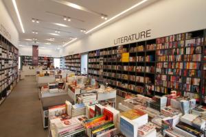مبيعات الكتب فى بلاد الخواجات